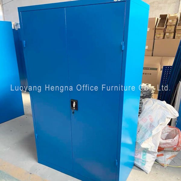 Steel tool cabinet placed on a factory workshop floor for daily tool storage